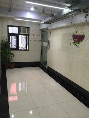 Interior entrance - Park Inn (Kowloon)