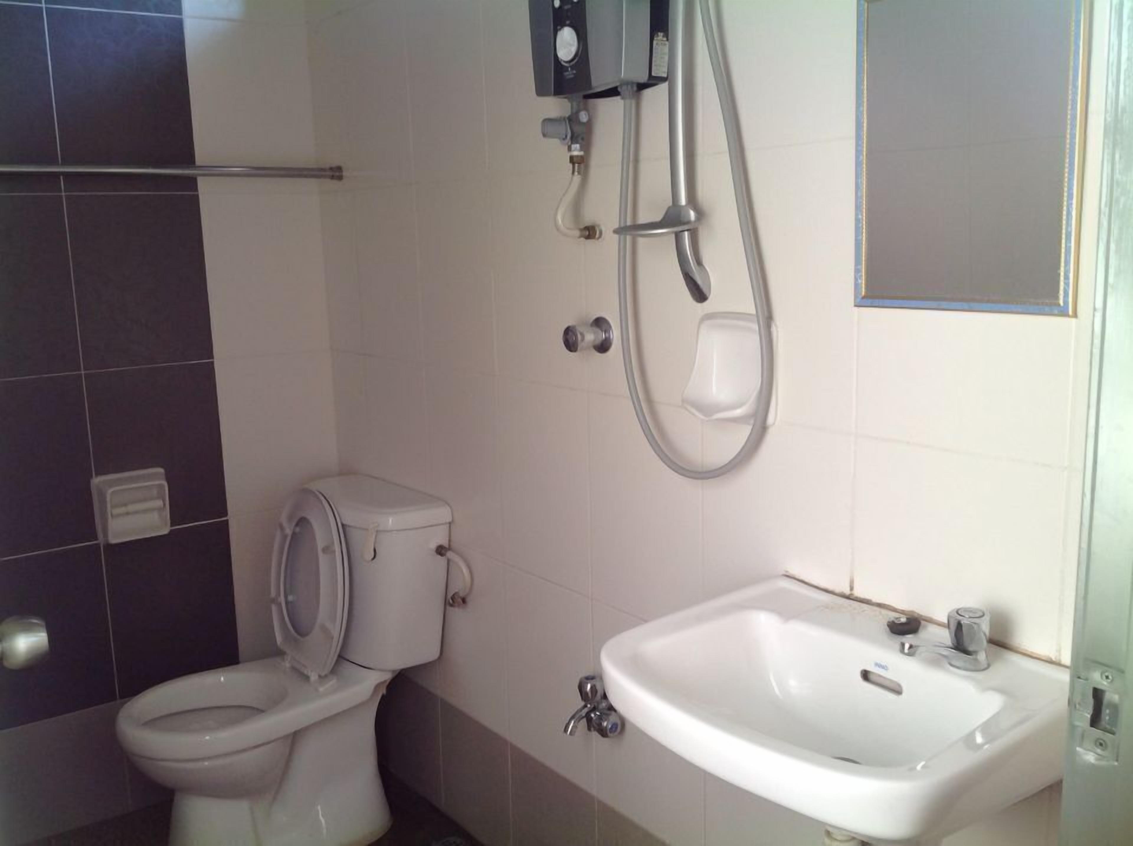 Shower, free toiletries, hair dryer, slippers