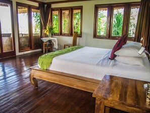 디럭스 더블룸, 발코니, 바다 전망 | 미니바, 간이 침대, 무료 WiFi, 침대 시트