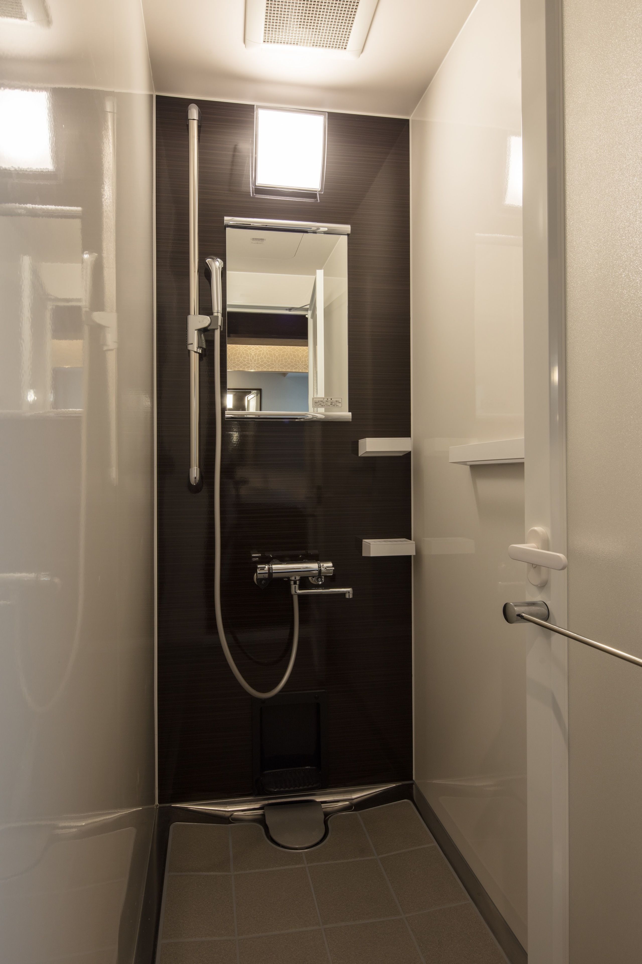 shower, free toiletries, hair dryer, electronic bidet