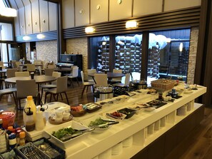 Free daily buffet breakfast  - Niseko Hakuunso (Kutchan)