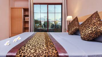 1 bedroom, premium bedding, minibar, in-room safe