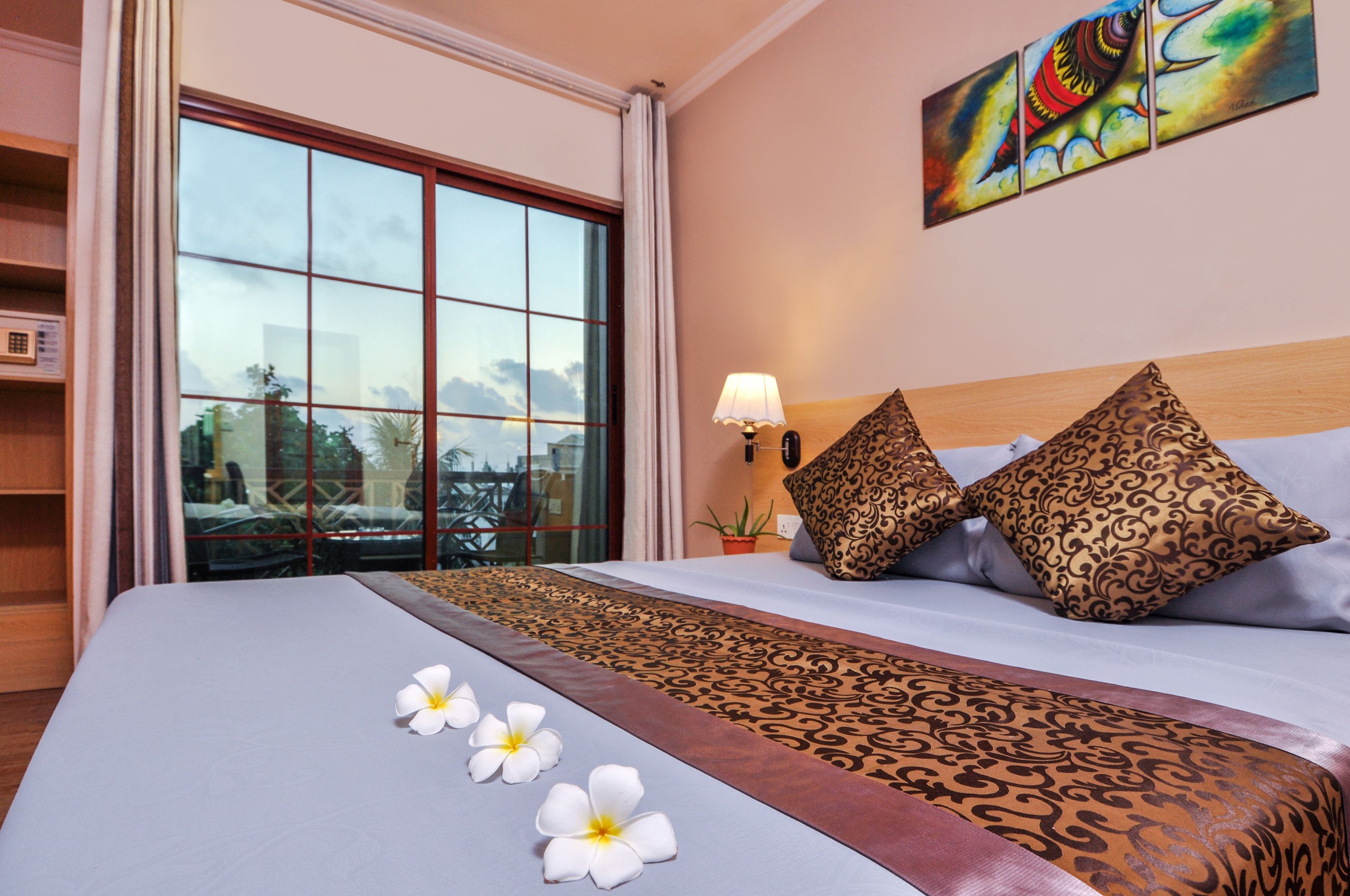 Photo - Triton Beach Hotel & Spa