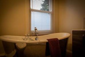 Chambre Double Classique, baignoire | Salle de bain