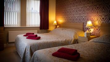 Phòng dành cho gia đình | Bàn, bàn ủi/dụng cụ ủi quần áo, truy cập Internet không dây miễn phí