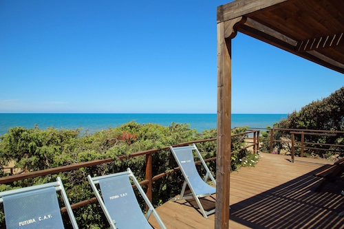 Sea view and ground floor Apartments le Dune