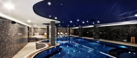 Innenpool, Außenpool