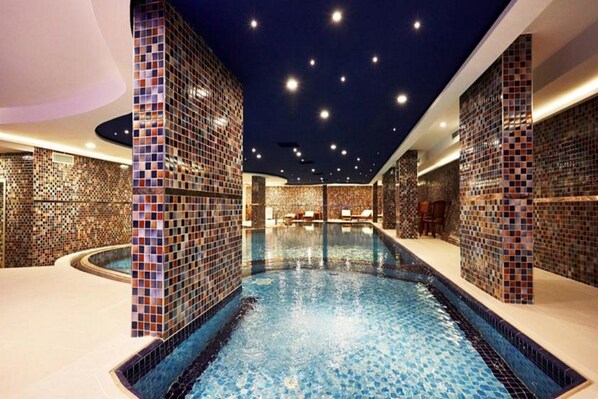 Indoor pool, outdoor pool