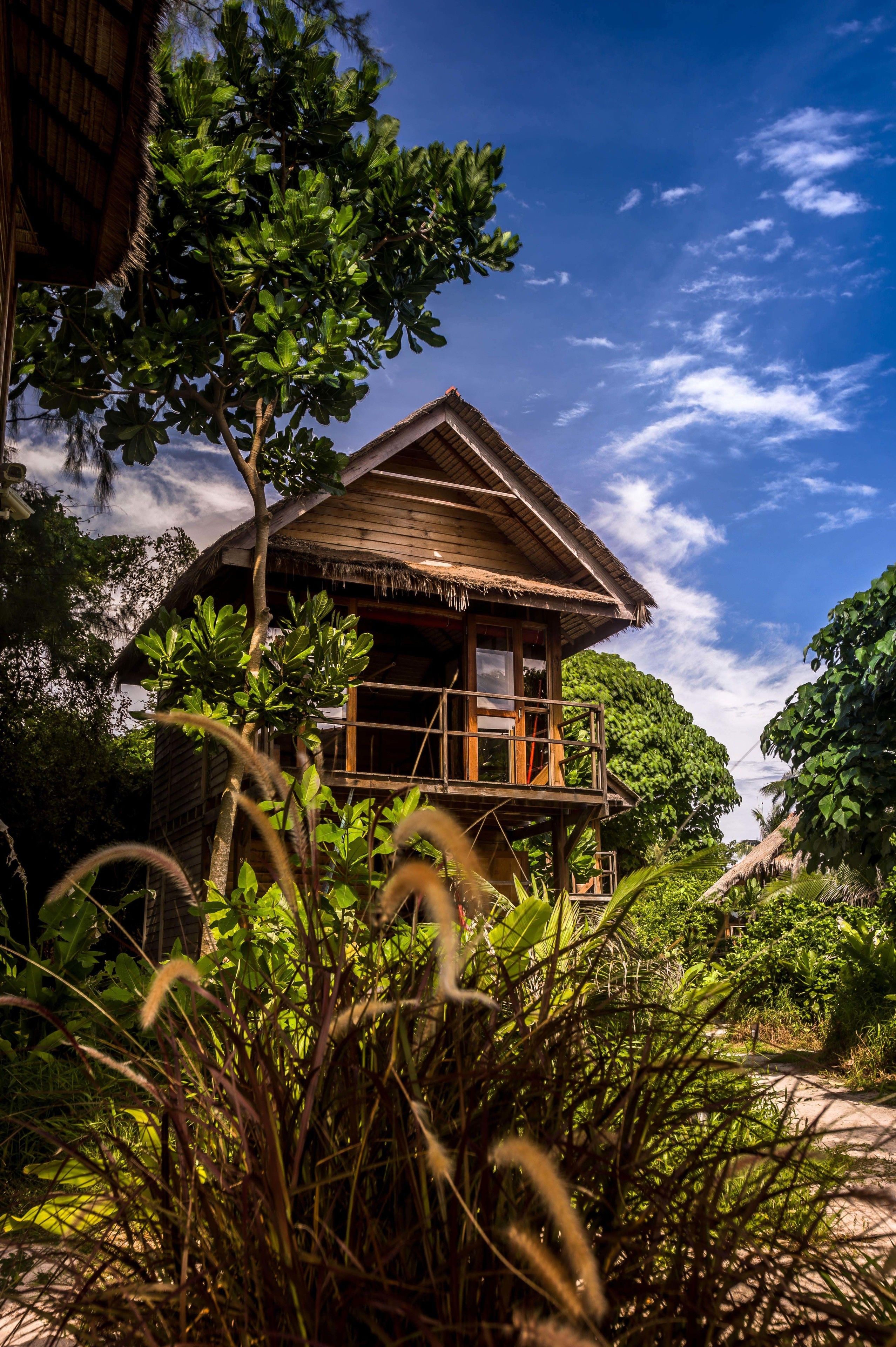 in-room safe, individually decorated, bed sheets