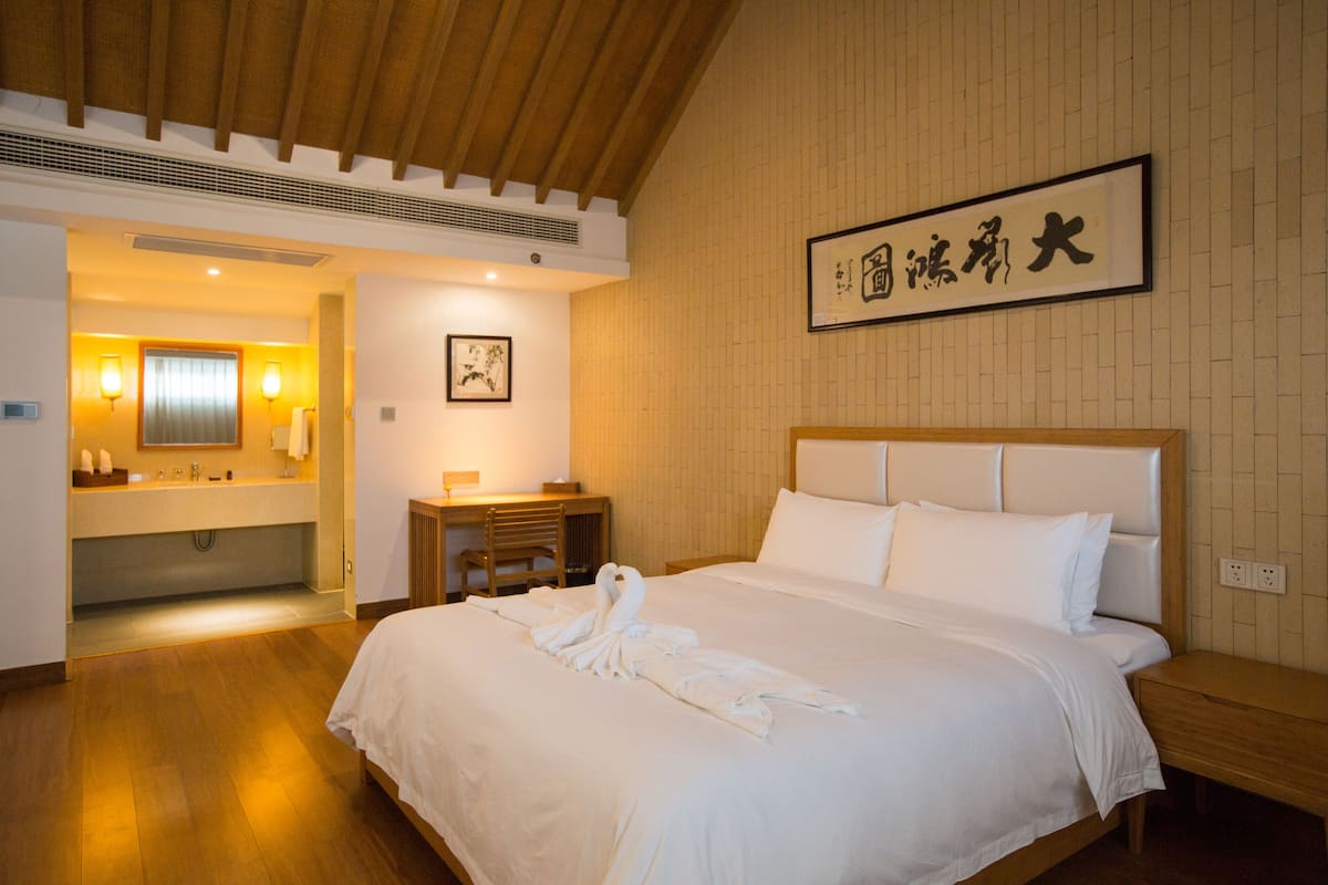 Duplex Deluxe Family Suite | In-room safe, desk, blackout drapes, WiFi (free)