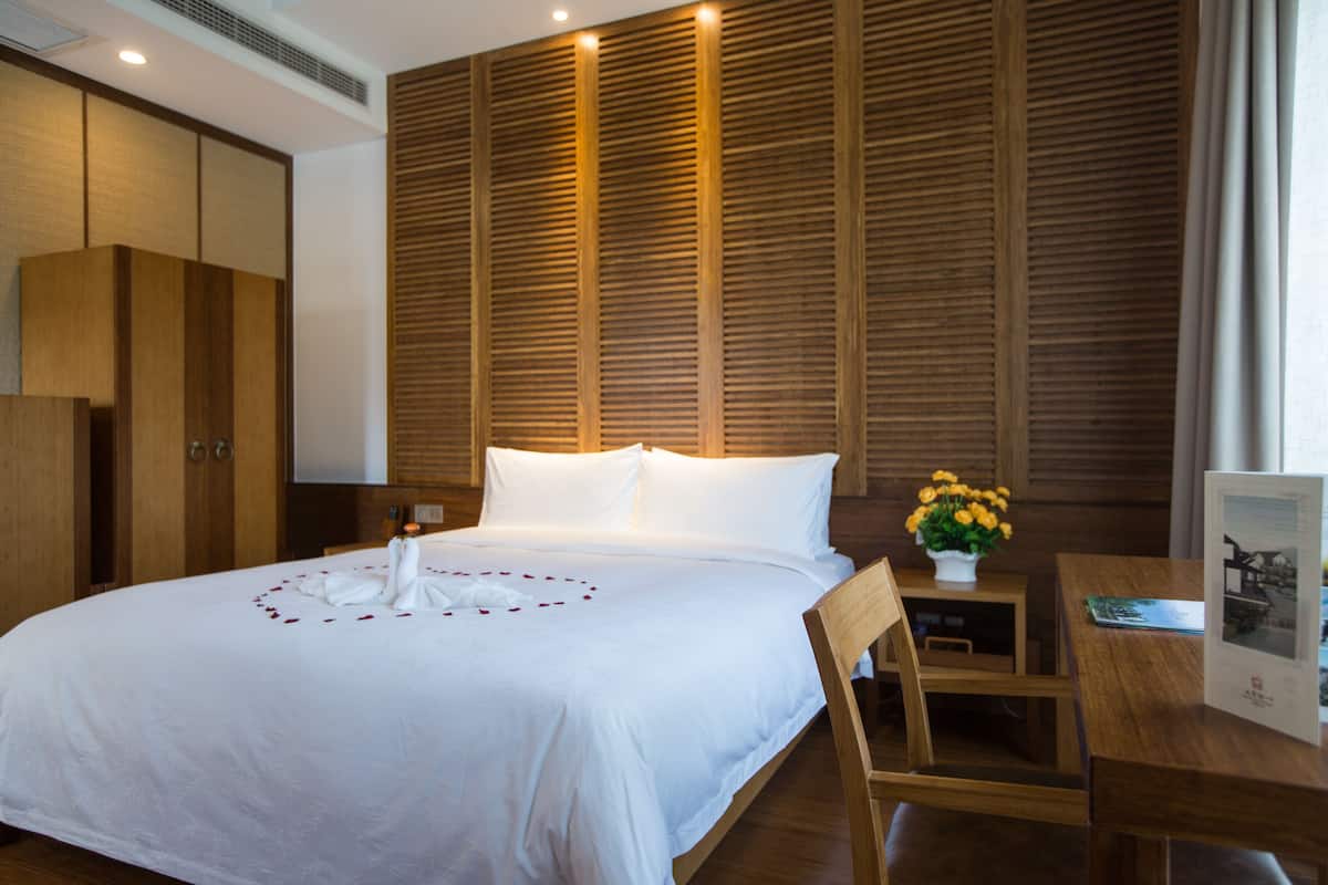 Courtyard Superior Family Suite  | In-room safe, desk, blackout drapes, WiFi (free)