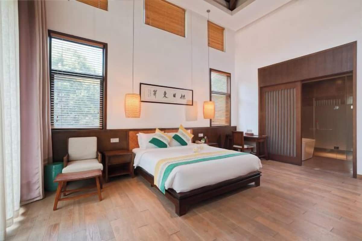 In-room safe, desk, blackout curtains, free WiFi