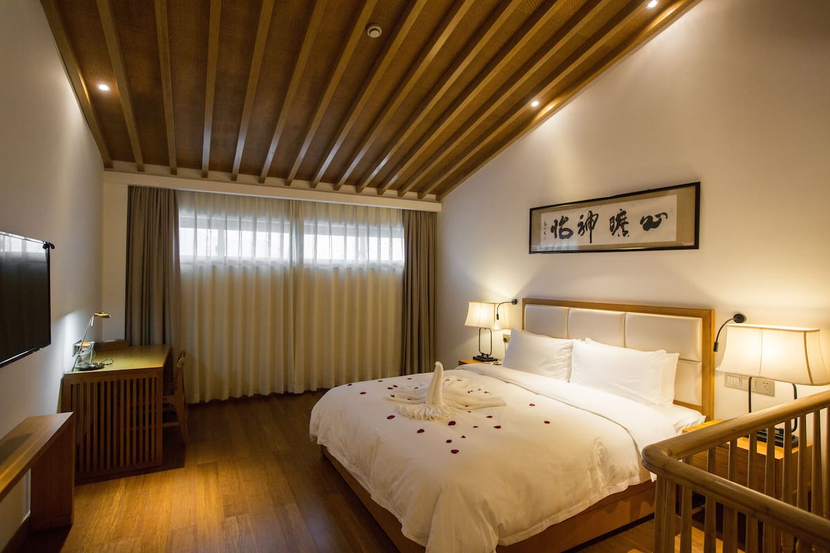 Duplex Standard Suite  | In-room safe, desk, blackout drapes, WiFi (free)