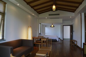 Courtyard Family Suite | Living room | TV - Anji Spring Alpha Resort (Huzhou)