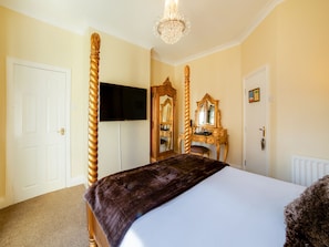 Deluxe Suite, 1 Double Bed | Desk, iron/ironing board, free WiFi, bed sheets - Lemonfield Hotel (Sunderland)