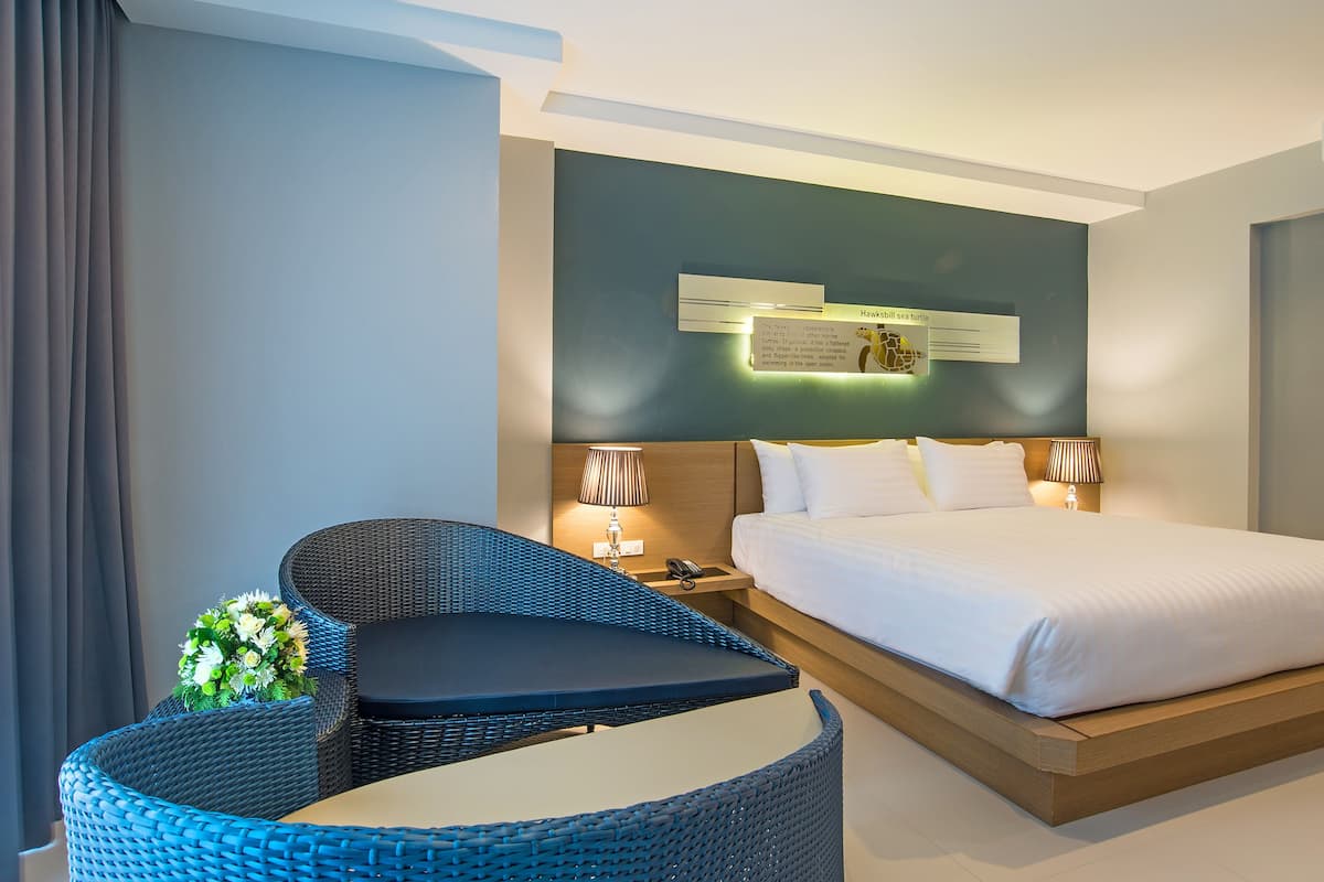 Grand Superior Room | Safe på rommet, skrivebord, blendingsgardiner og wi-fi (inkludert)