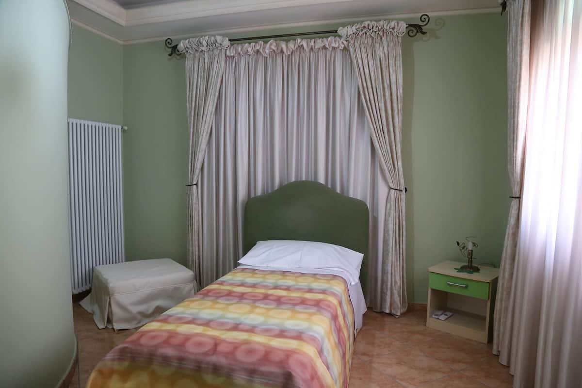 Twin Room, Accessible | Premium bedding, in-room safe, desk, free cribs/infant beds