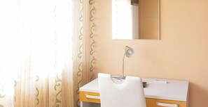 Twin Room | Room amenity - Villa Manno (Barcellona Pozzo di Gotto)