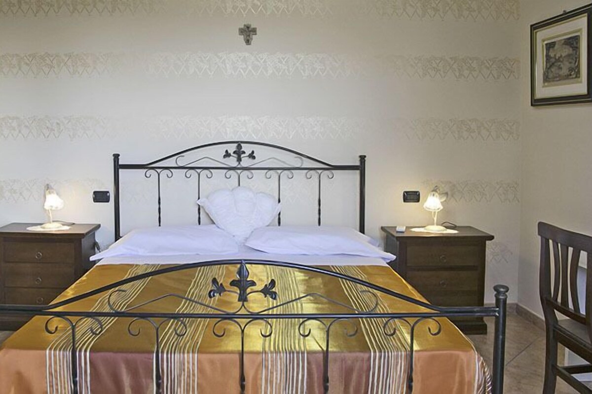 Suite | Luxe beddengoed, een kluis op de kamer, een bureau, gratis babybedden