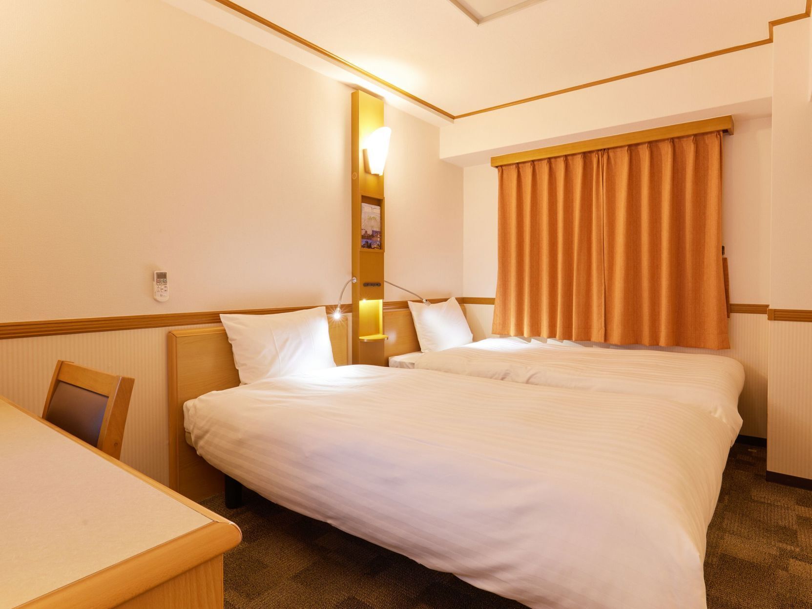 Desk, laptop workspace, free WiFi, bed sheets
