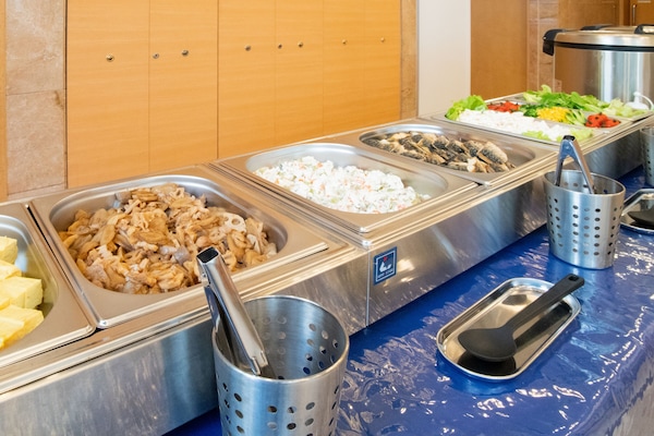 Petit déjeuner buffet compris tous les jours