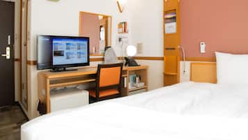 Premium Single Room, Non Smoking | Desk, laptop workspace, blackout drapes, free WiFi