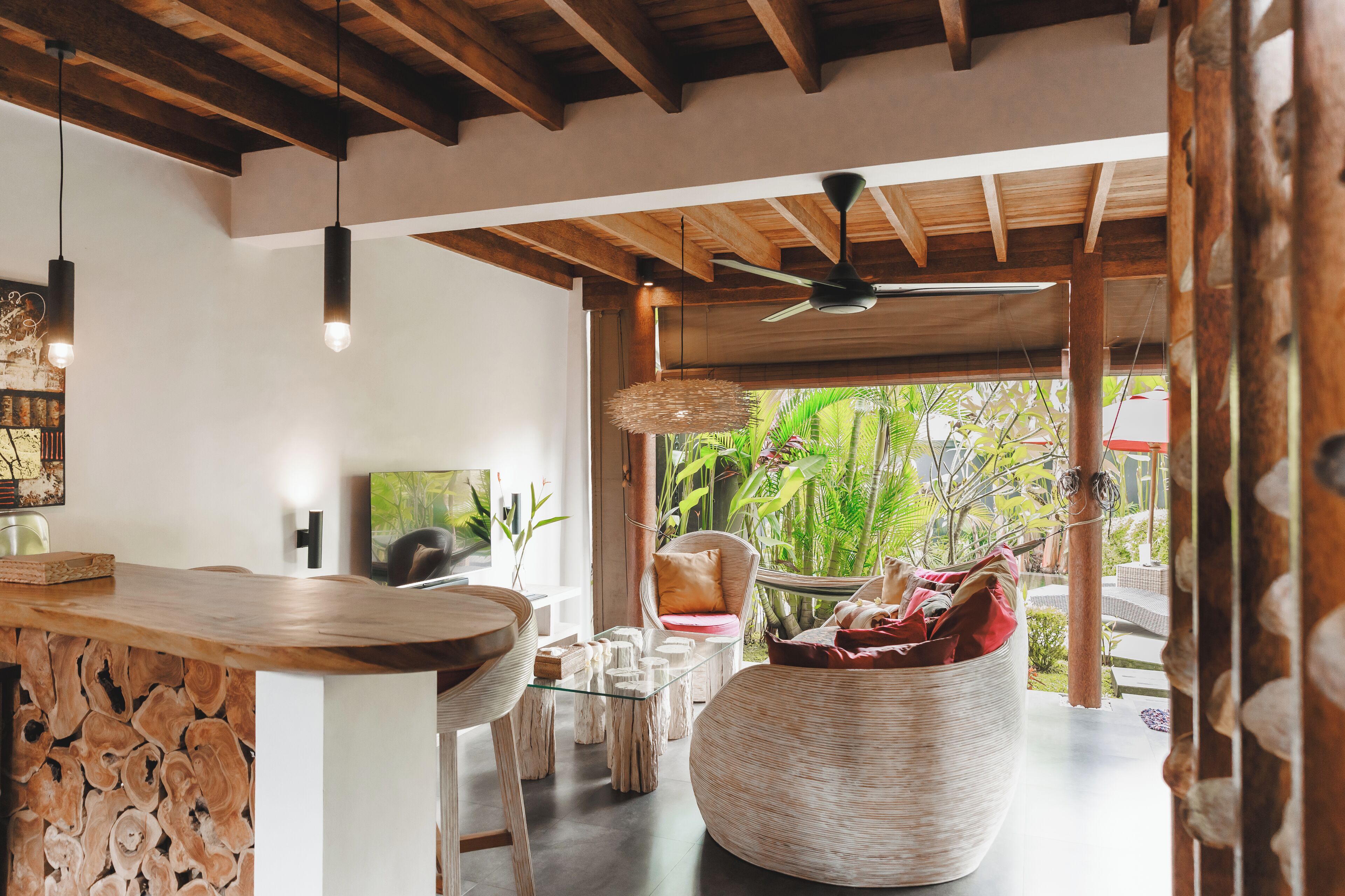 Deluxe Villa, 1 King Bed with Sofa bed | Living area | 50-inch Smart TV with digital channels, TV, Netflix