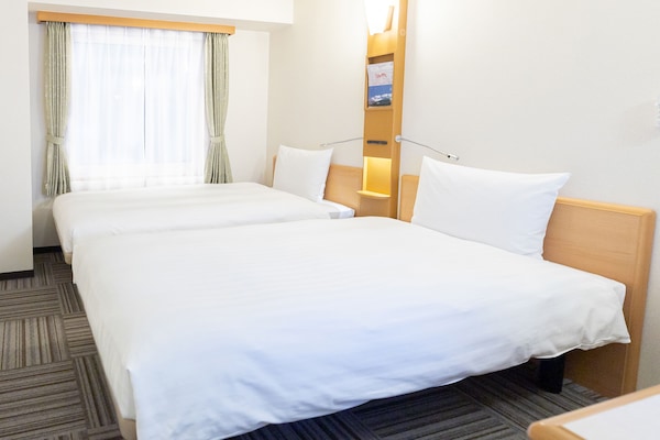 羽绒被、熨斗/熨板、免费 WiFi、床单