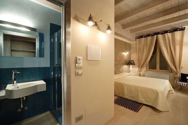 Standard Room | Minibar, in-room safe, desk, soundproofing - Residenza La Ceramica (Fabriano)