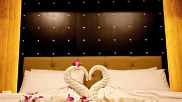 Family Room | In-room safe, free WiFi