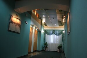 Hallway - Rossiya (Noyabrsk)