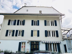 Front of property - Linda Guest House (Interlaken)