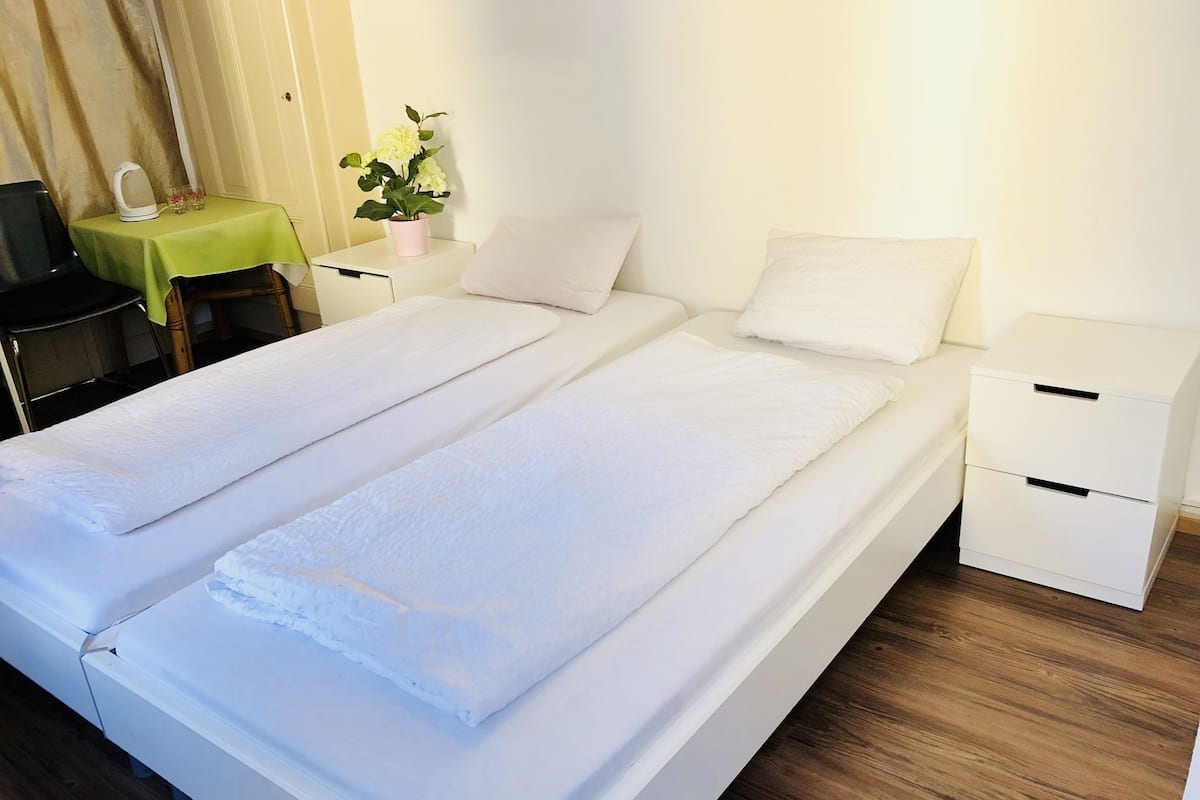 Basic-Zweibettzimmer