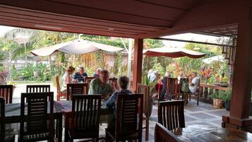 Daily buffet breakfast (USD 5 per person)