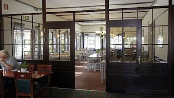 Food court