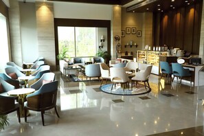 Coin salon dans le hall