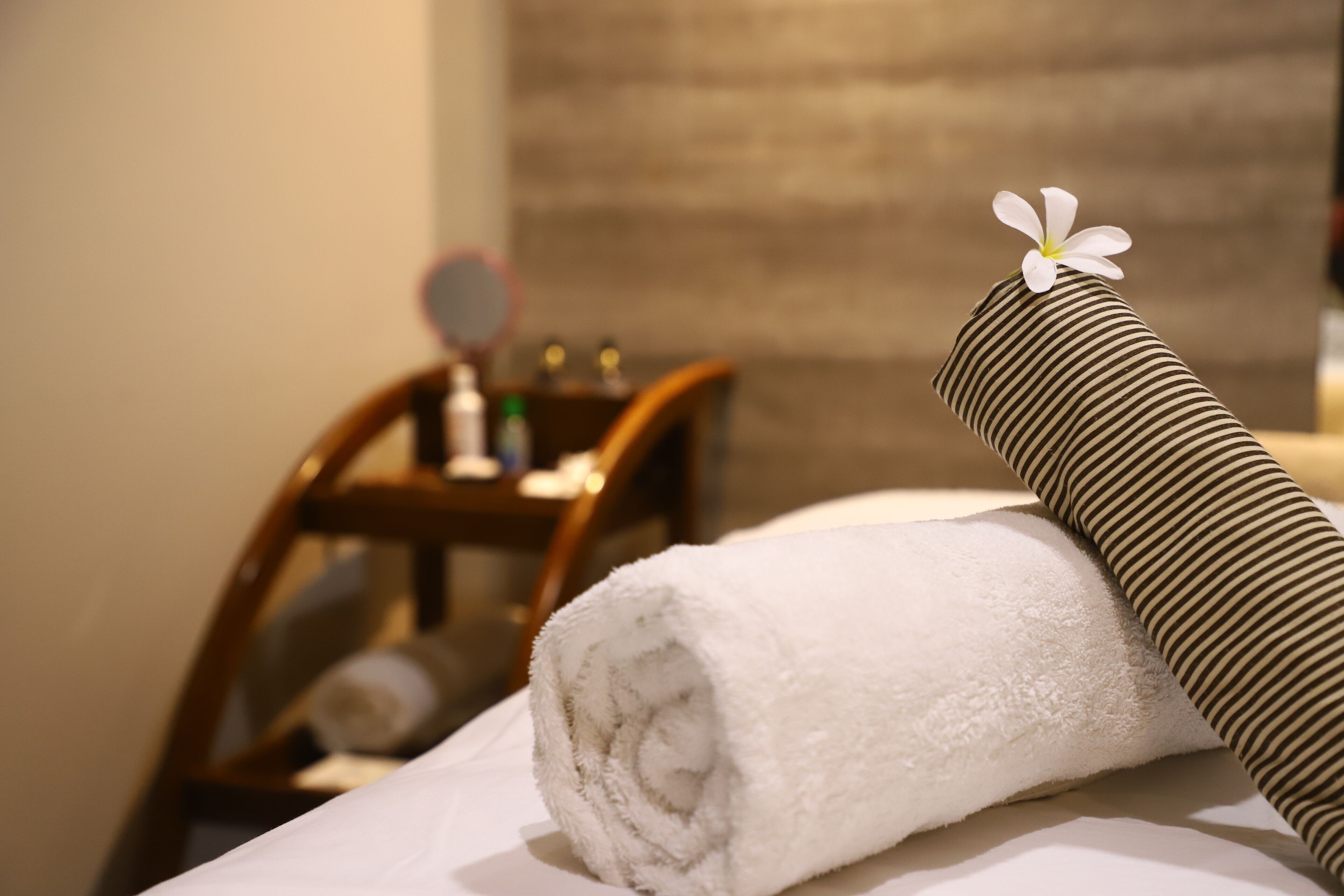 couples treatment room(s), steam room, body treatments, body wraps