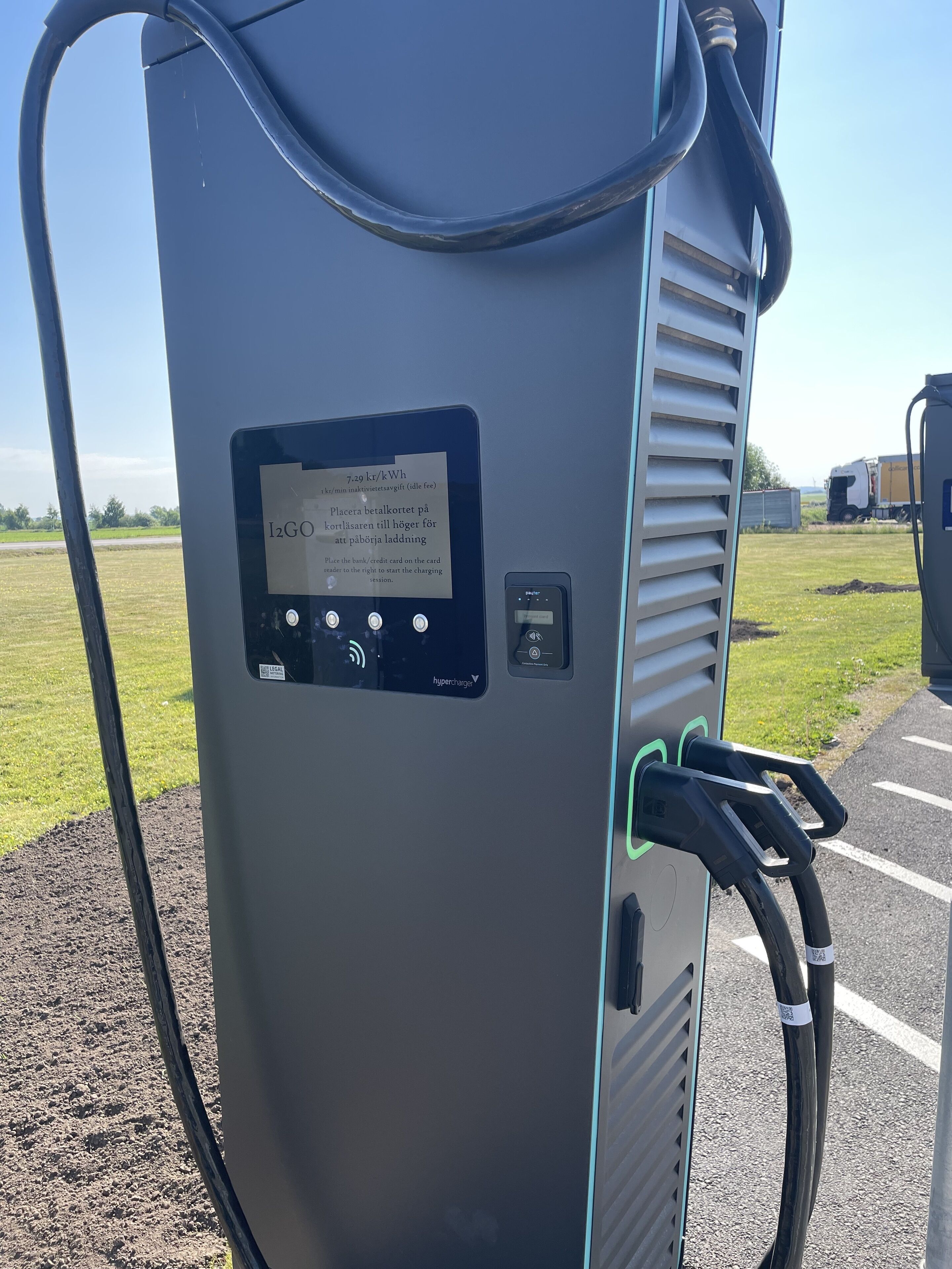 電気車両充電スタンド