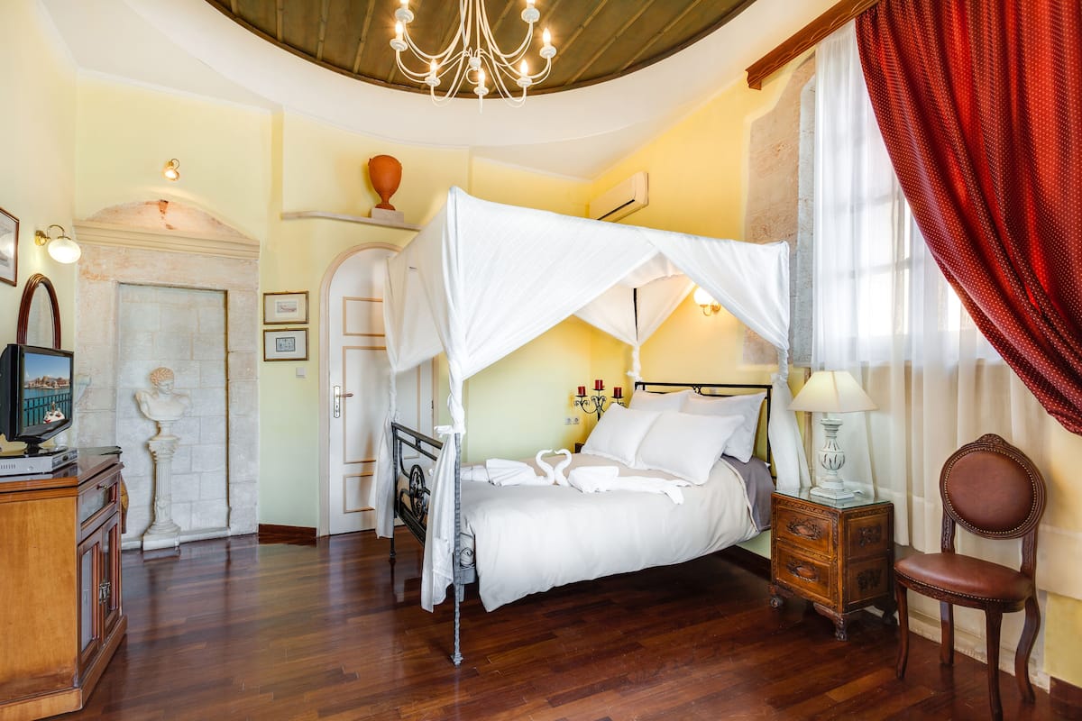 Double Room, Sea View (Oval) | Bathroom