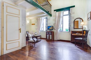 Toetasjesleilighet, hageutsikt (Edem) | Oppholdsrom | Flatskjerm-TV