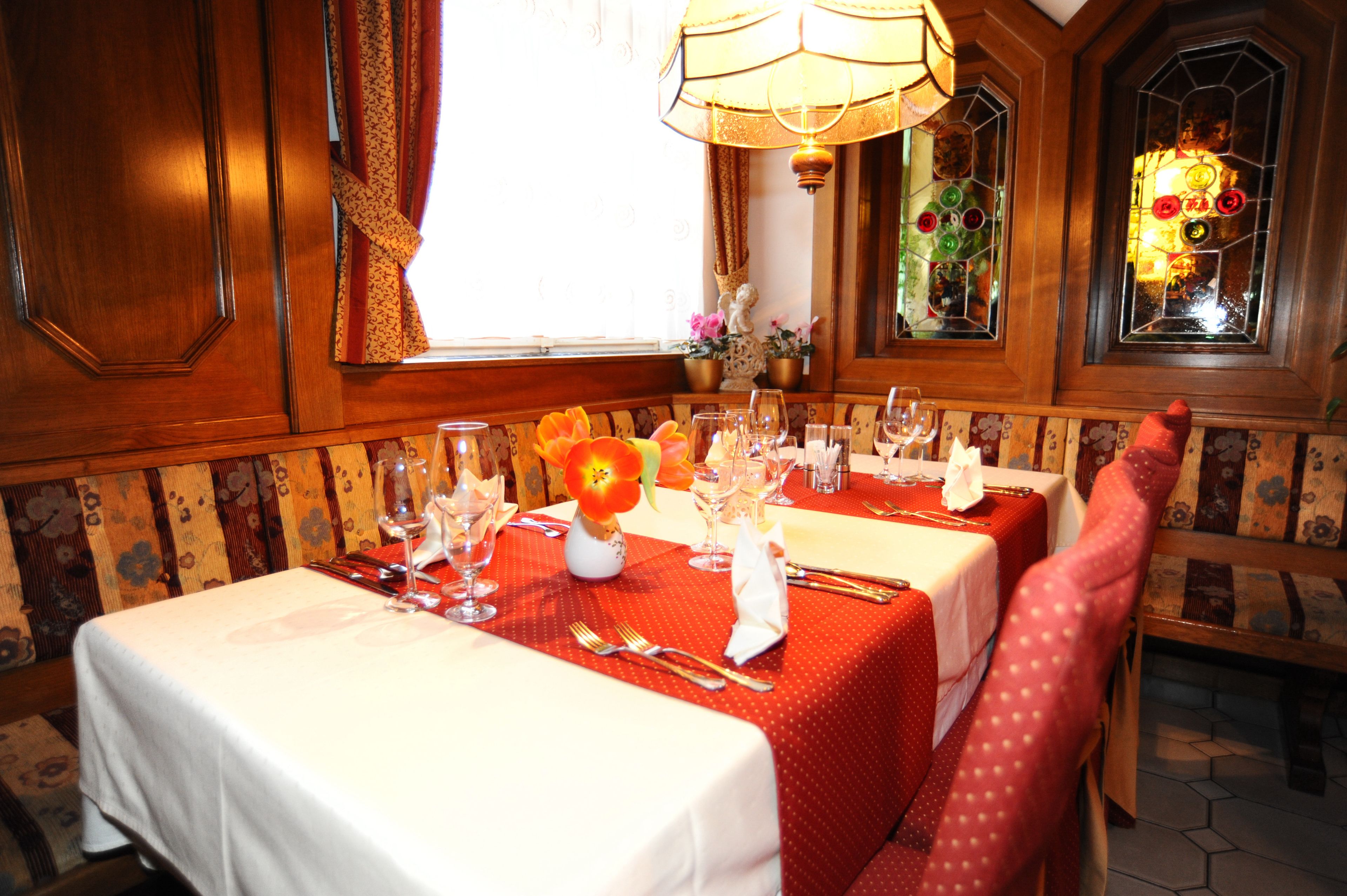 lunch and dinner served, regional cuisine