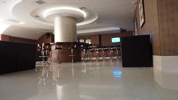 2 bars/lounges, poolside bar