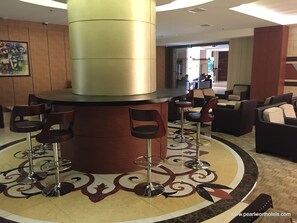 2 Bars/Lounges, Poolbar
