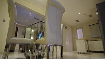 Presidential Penthouse | In-room dining
