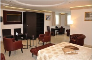 Executive Suite (The King)