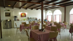 Free daily buffet breakfast  - (Fortaleza)