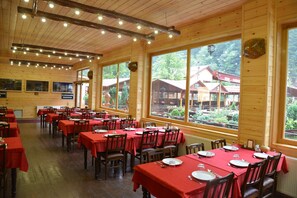 Breakfast, lunch, dinner served; Turkish cuisine  - Inan Kardesler Hotel (Çaykara)