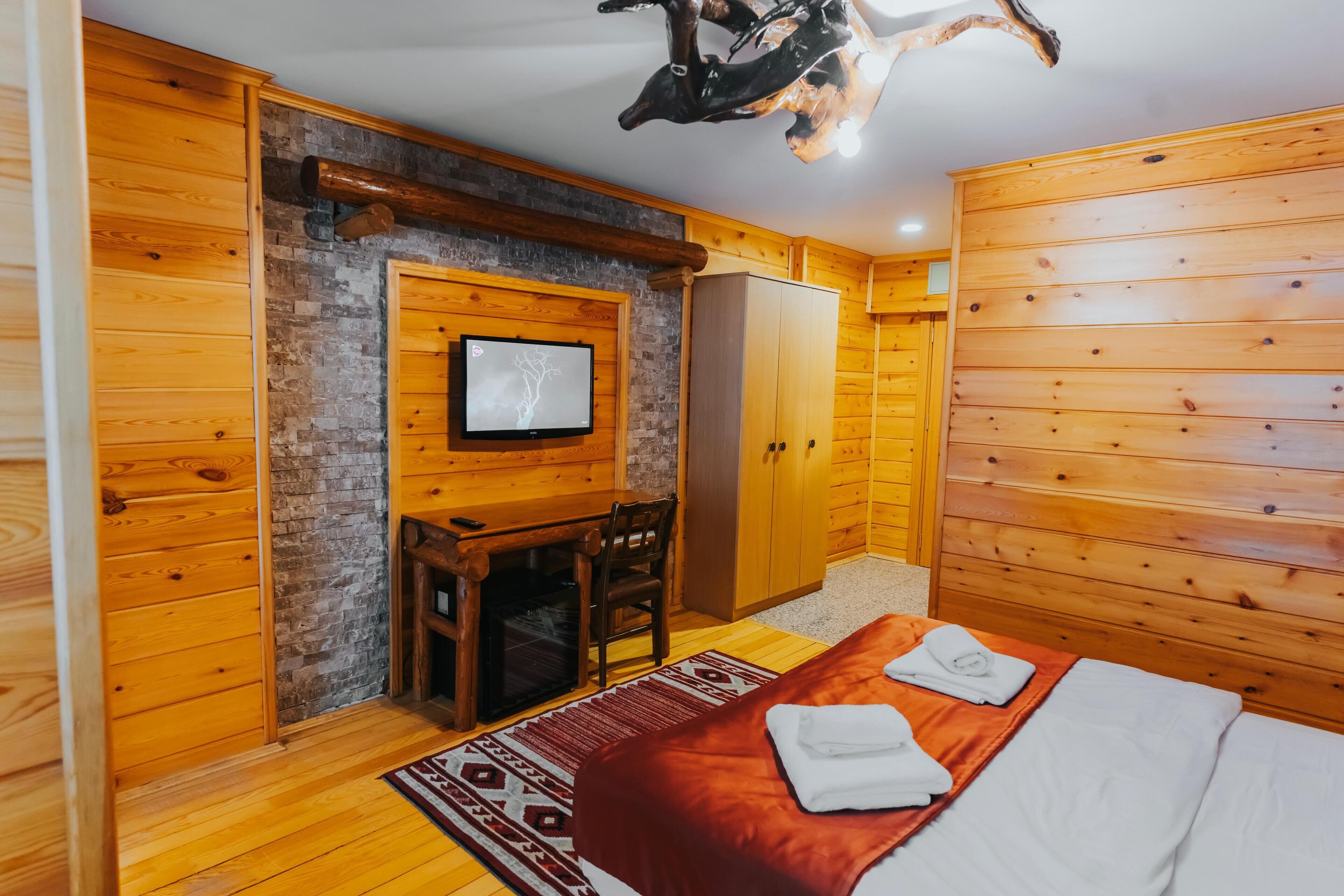 standard double or twin room | safe