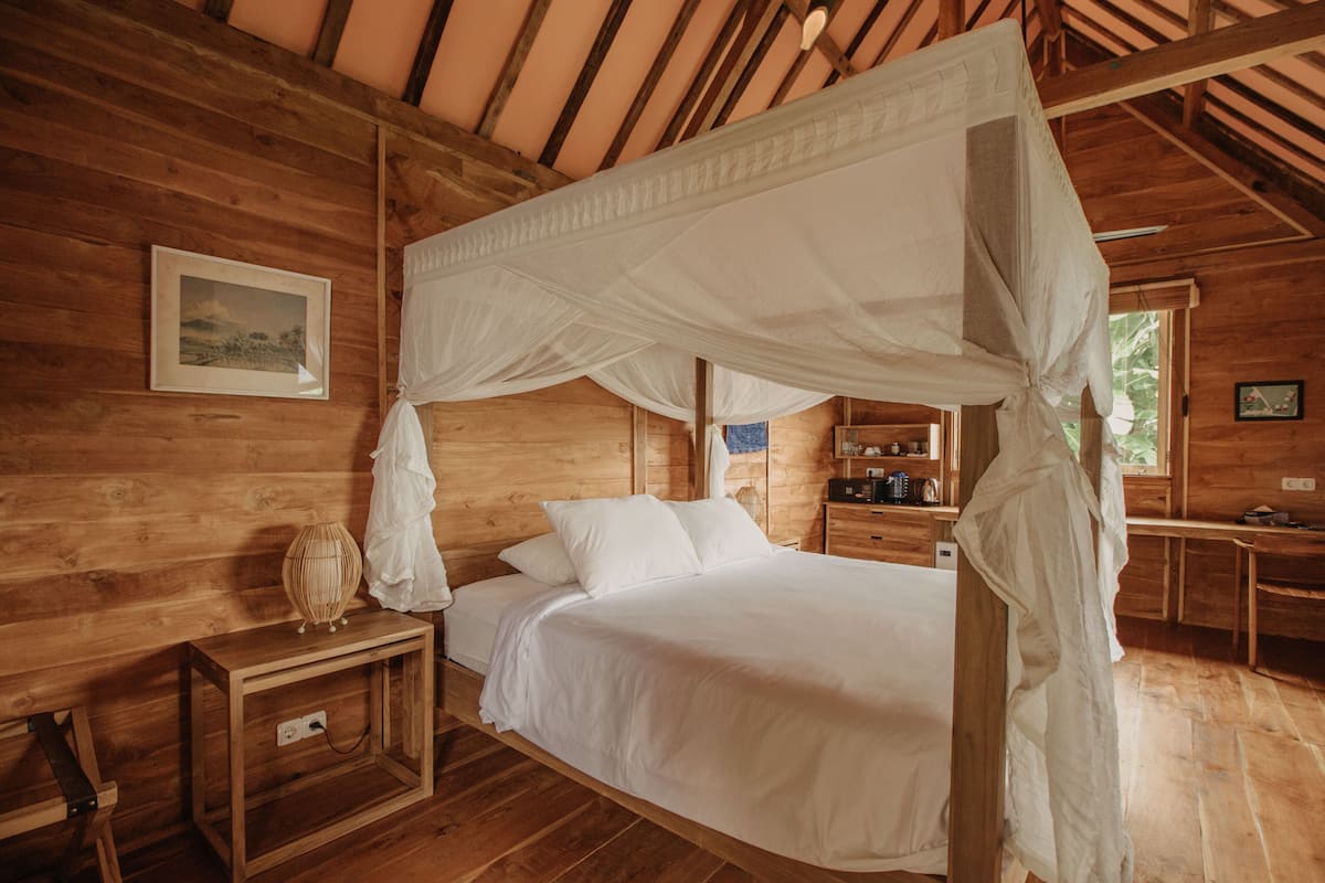 Kesambi 1 Wooden House | 1 sovrum, individuell inredning, unika möbler och gratis wi-fi