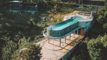 7 udendørs pools